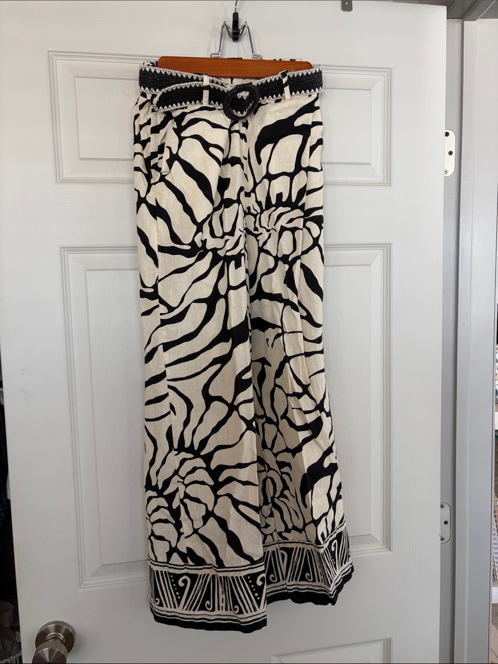 Rachel Zoe Black and Cream Wide Leg Capris with Belt